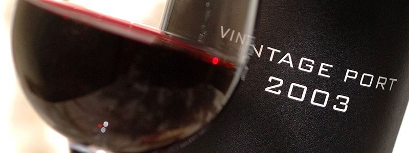 Portvin i glas på en resa till Porto.